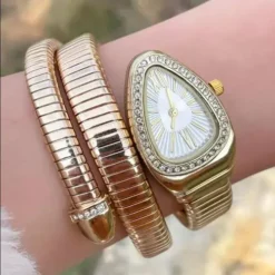 Taşlı yılan modeli kadın kol saati