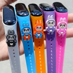 toptan labubu figurlu cocuk dijital led saat 4